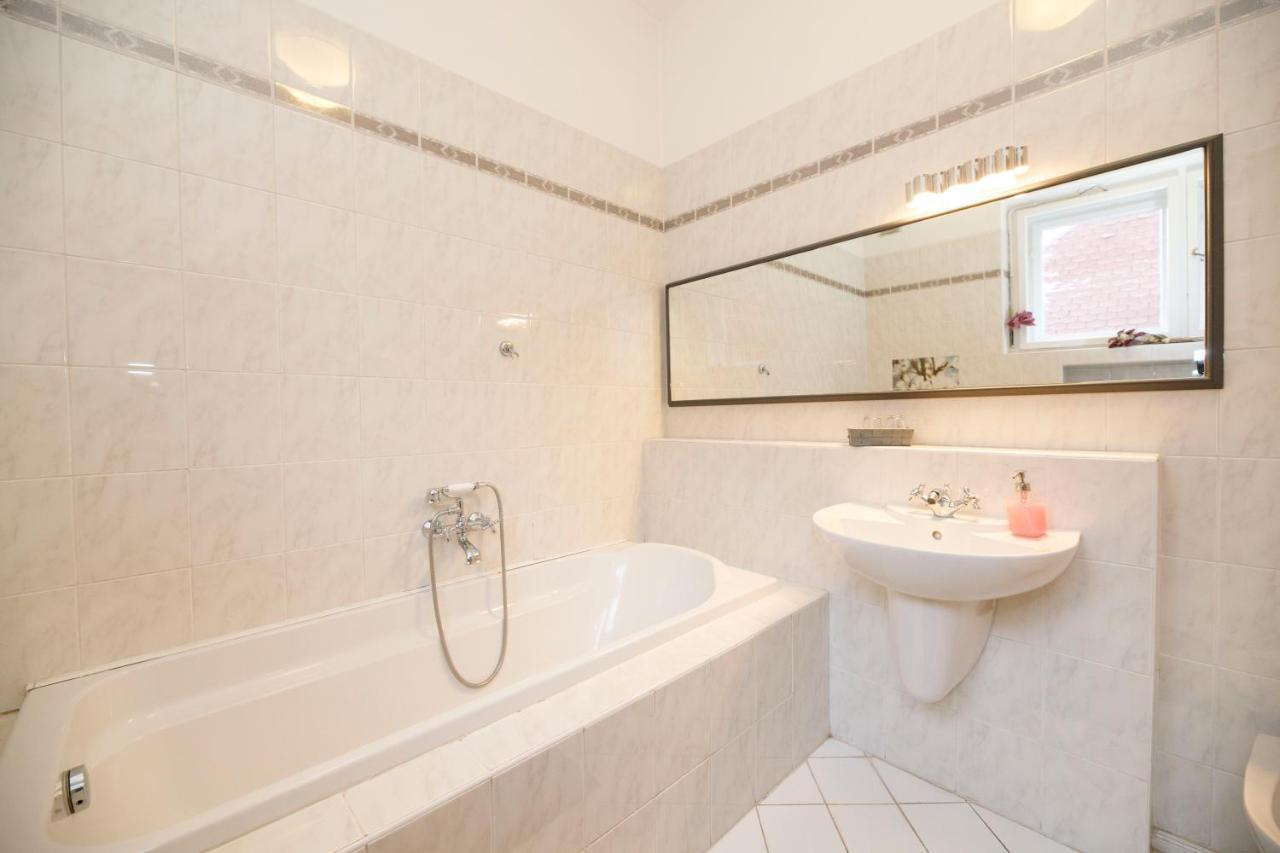 Libušina Villa Kutna Hora Bagian luar foto